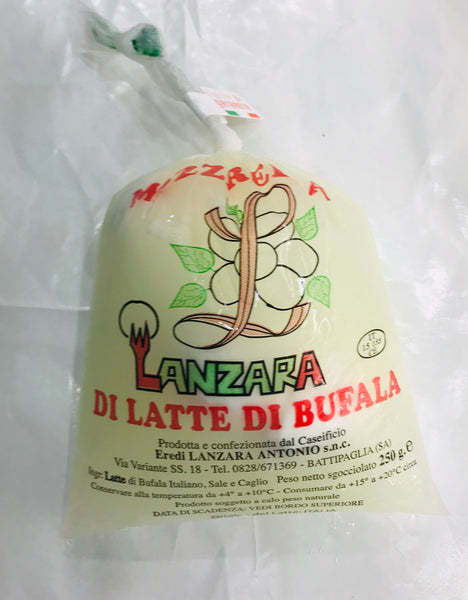 1 kg of artisanal buffalo mozzarella from Battipaglia